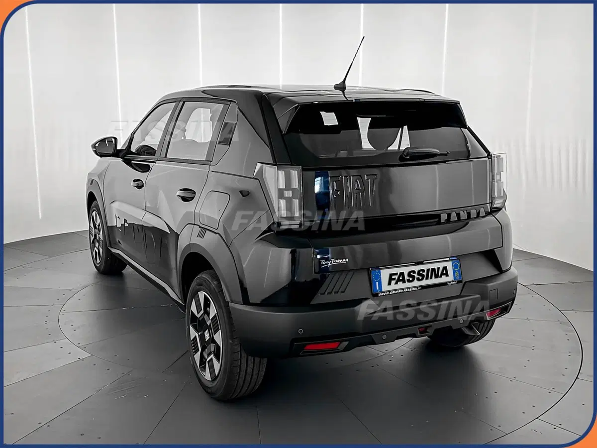Fiat Grande Panda nuova a Milano (4)