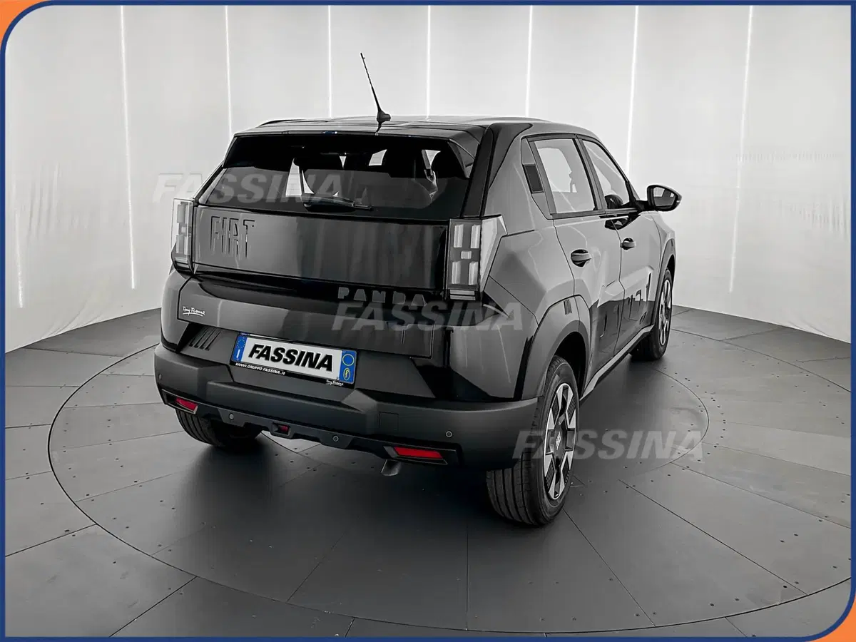 Fiat Grande Panda nuova a Milano (6)