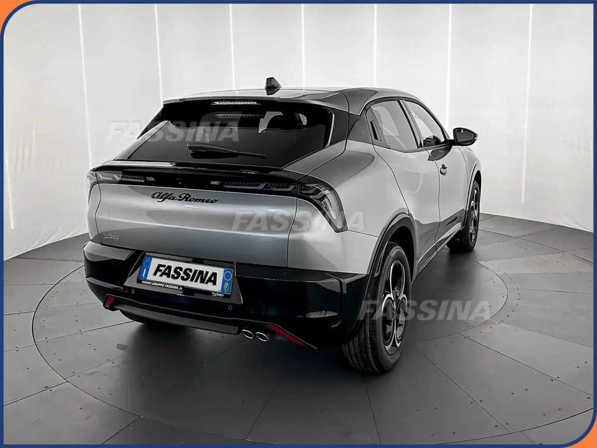 Alfa Romeo Junior nuova a Milano (4)