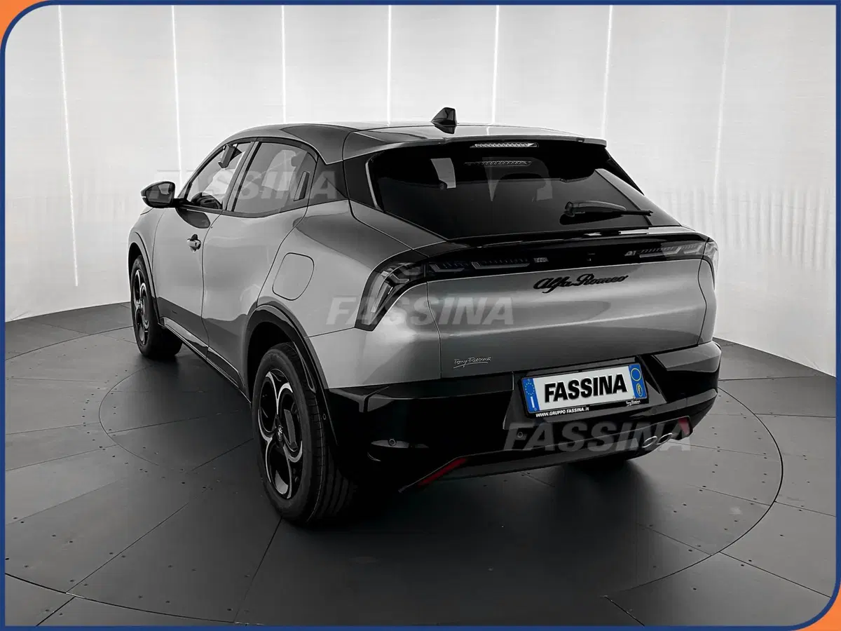 Alfa Romeo Junior nuova a Milano (5)