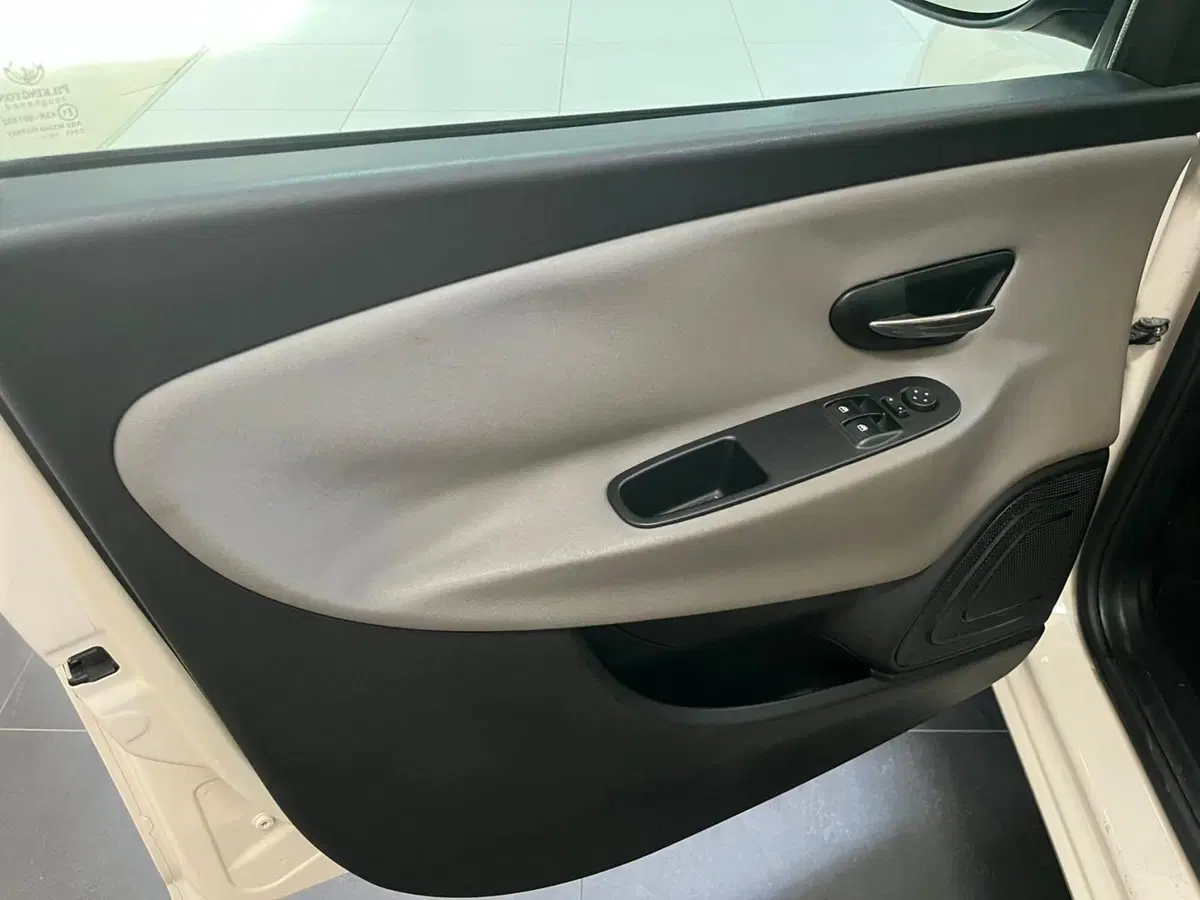 Lancia Ypsilon usata a Lucca (9)
