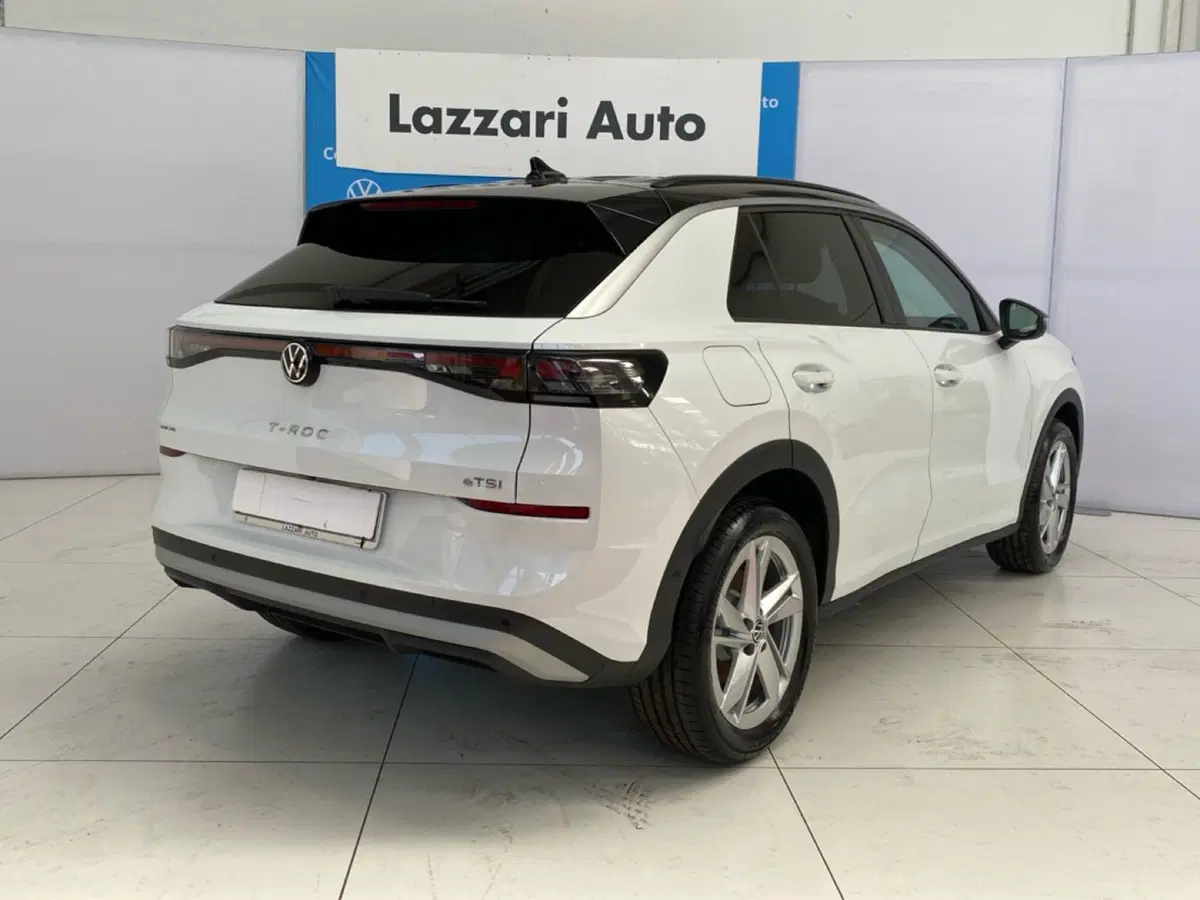 Volkswagen T-Roc nuova a Lodi (4)