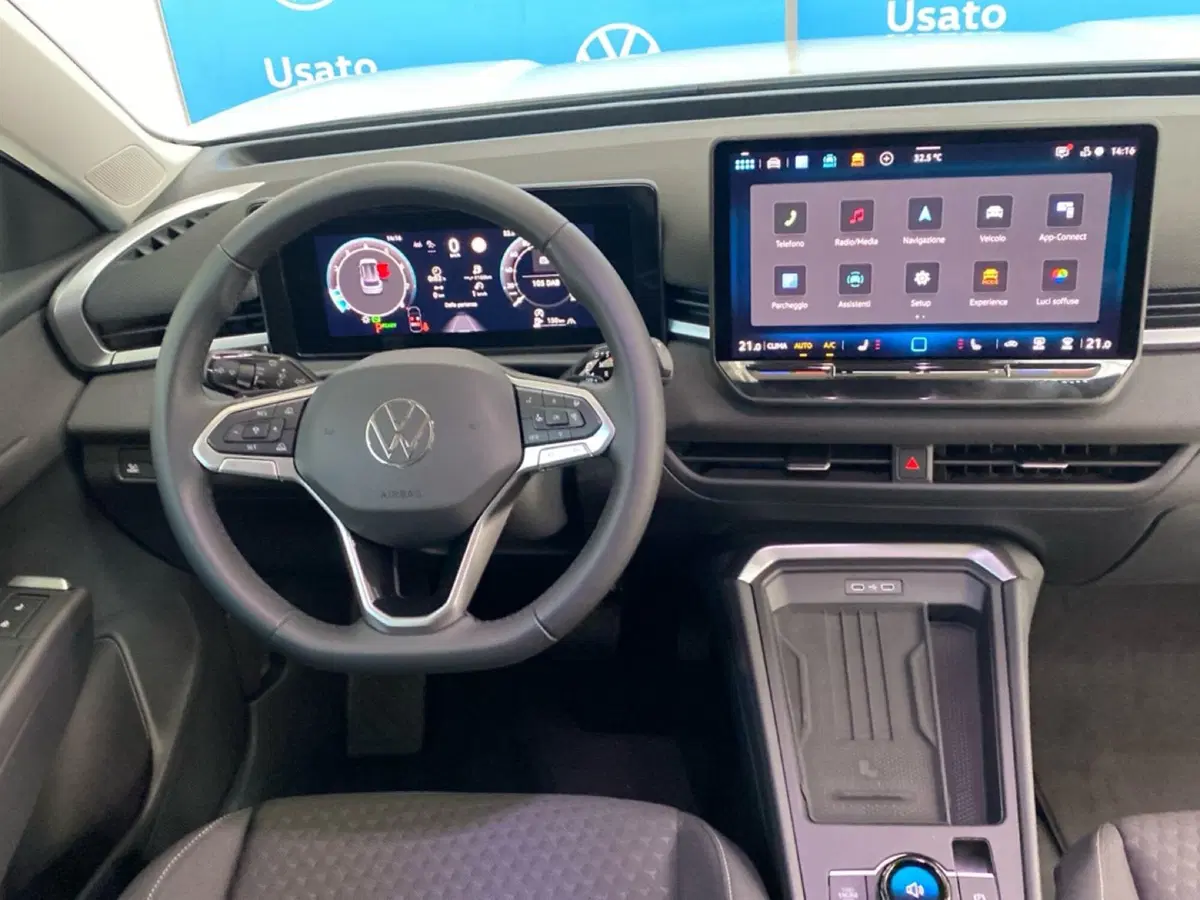 Volkswagen T-Roc nuova a Lodi (8)
