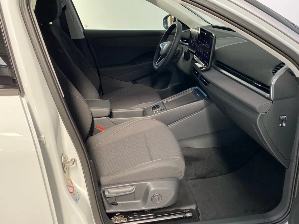 Volkswagen T-Roc nuova a Lodi (6)