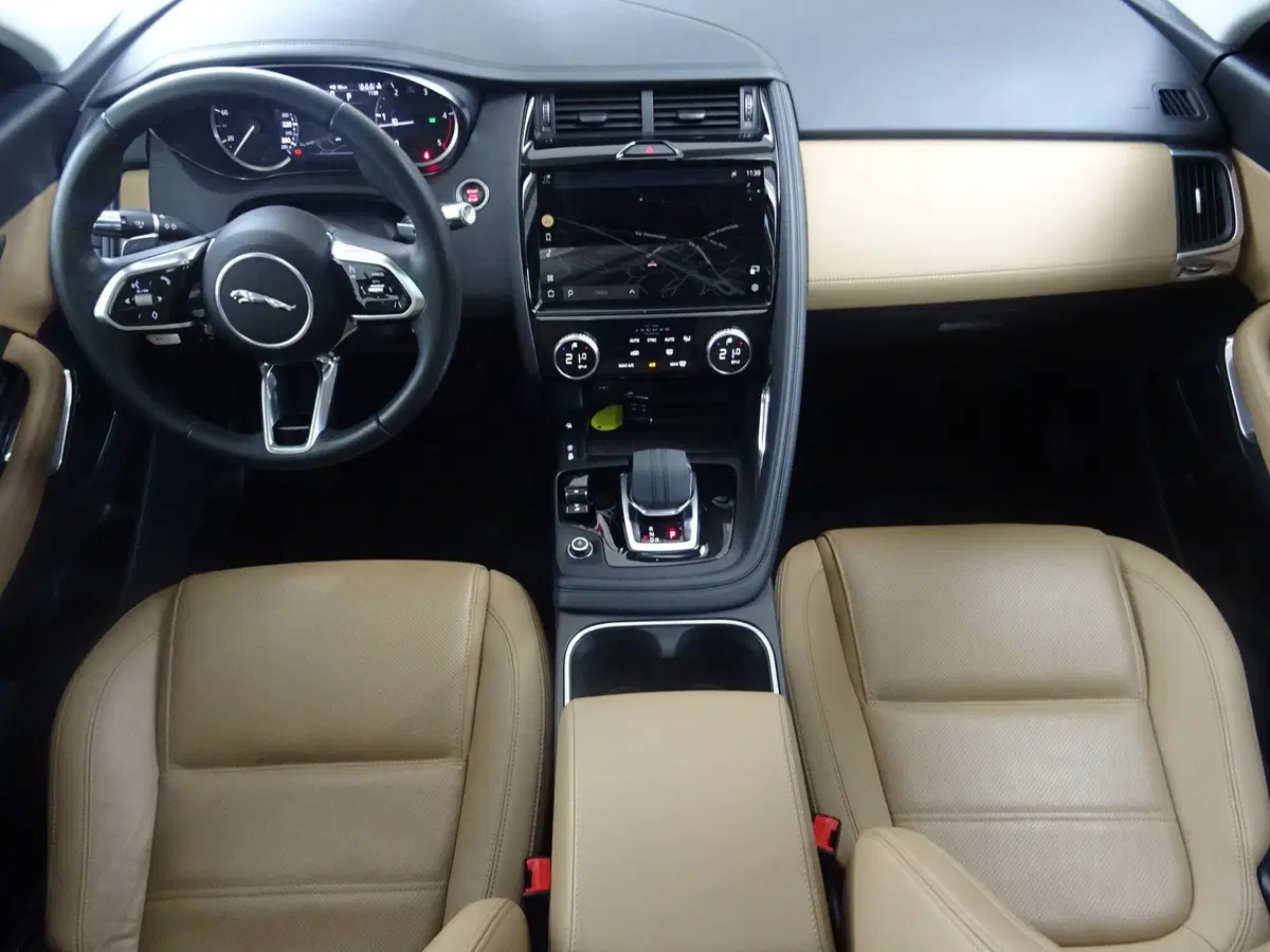 Jaguar E-Pace usata a Como (4)