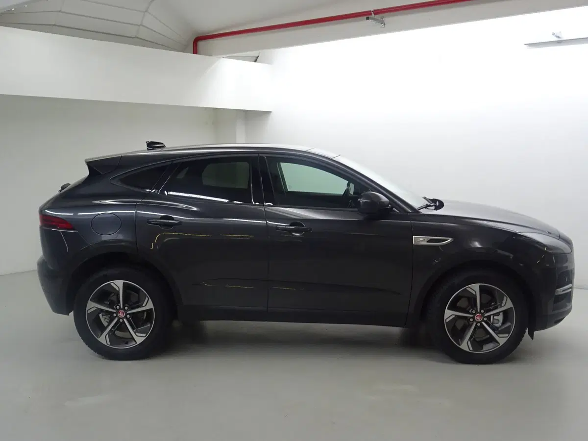 Jaguar E-Pace usata a Como (6)