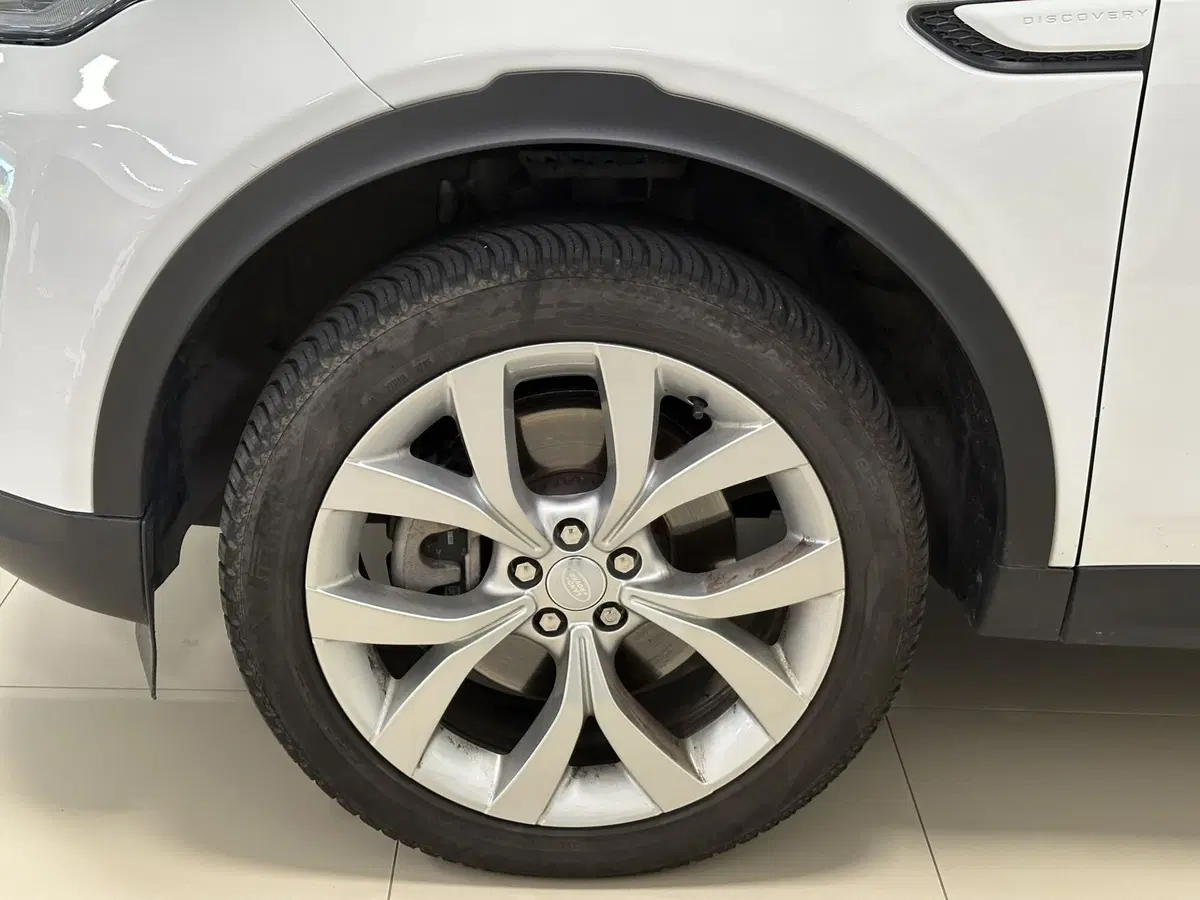 Land Rover Discovery Sport usata a Lodi (9)
