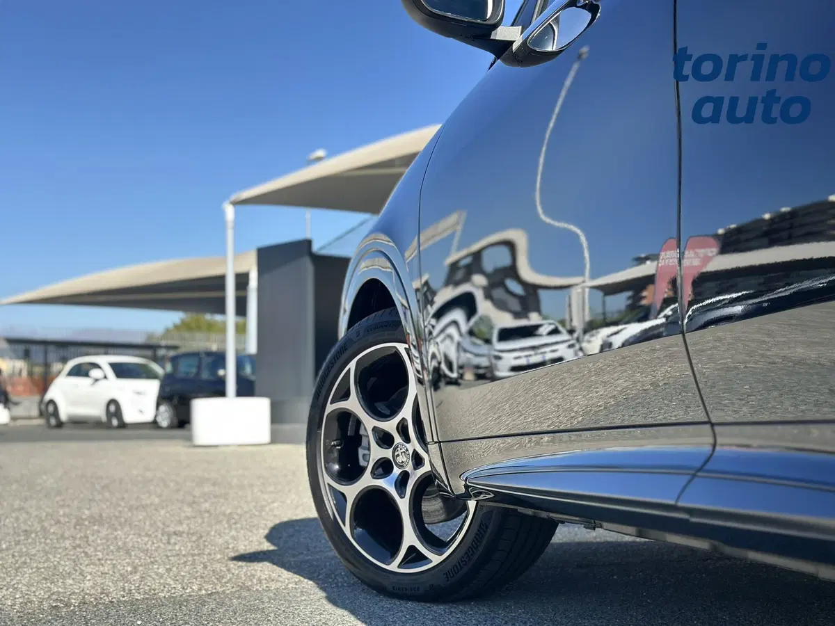 Alfa Romeo Tonale nuova a Torino (10)