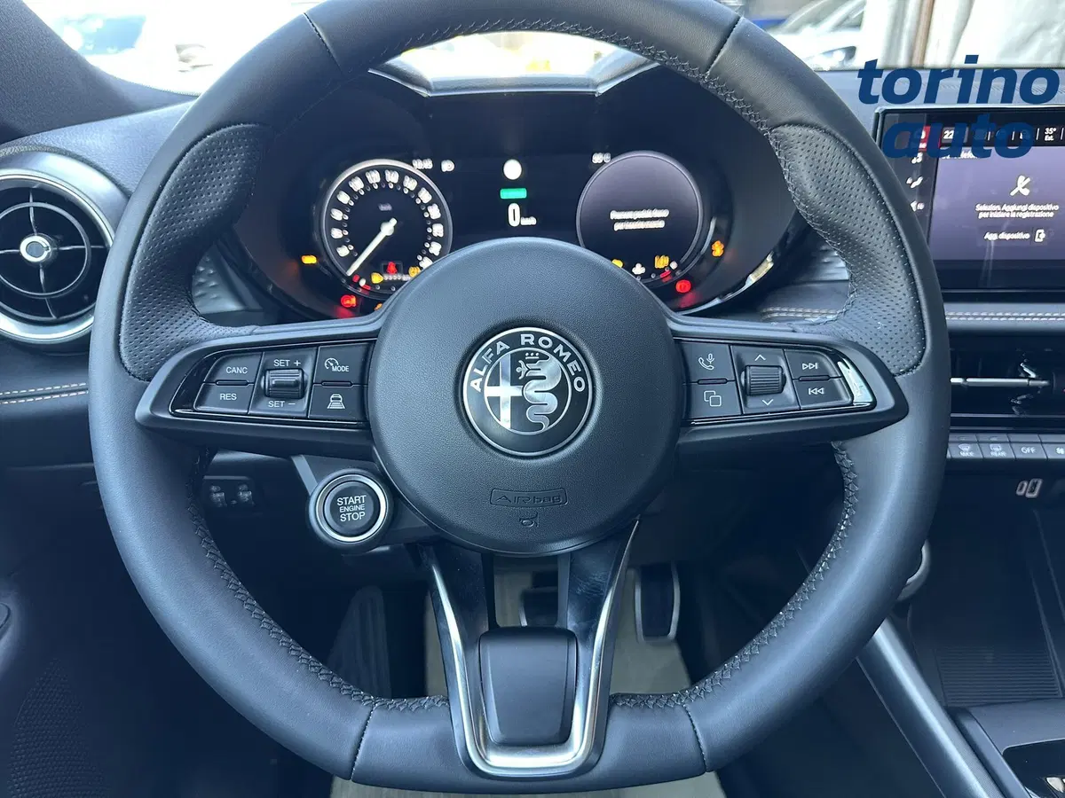 Alfa Romeo Tonale nuova a Torino (17)