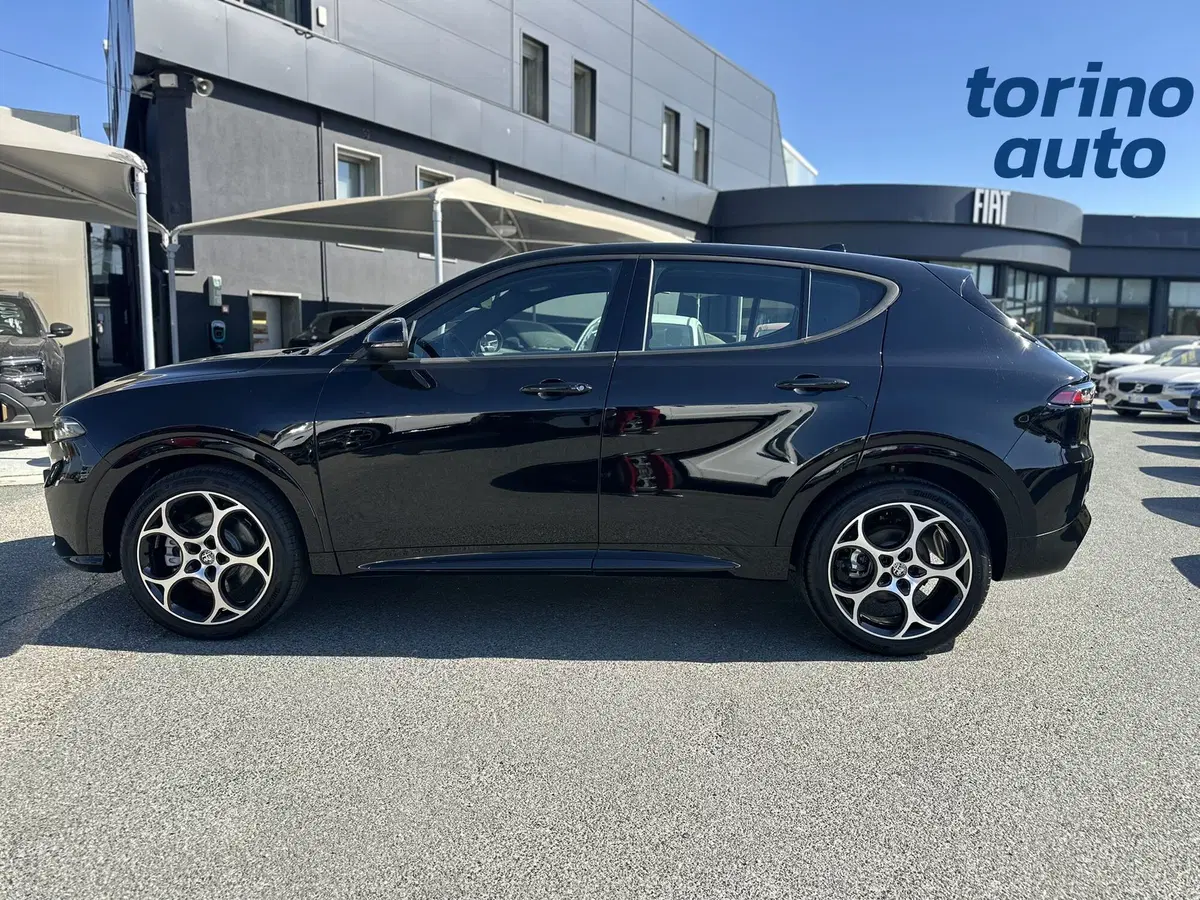 Alfa Romeo Tonale nuova a Torino (4)