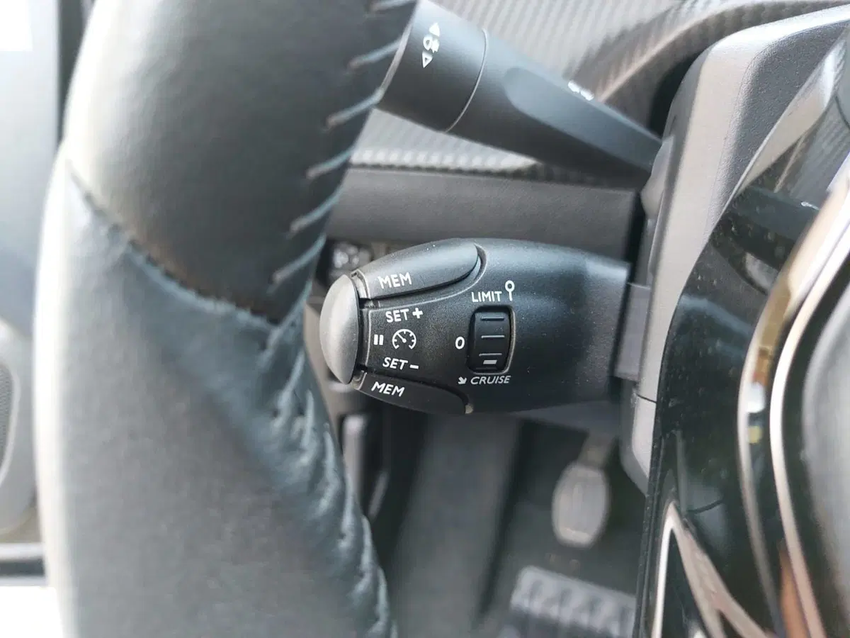 Peugeot 2008 usata a Pavia (9)