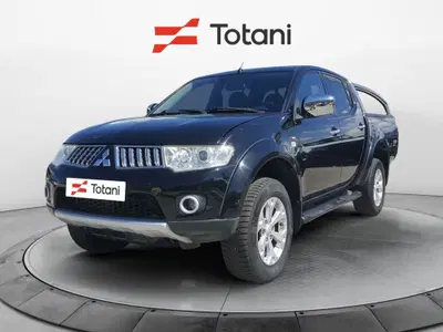 Mitsubishi L200 2.5 DI-D/178CV DC Intense Plus L.E. del 2014 usata a L'Aquila