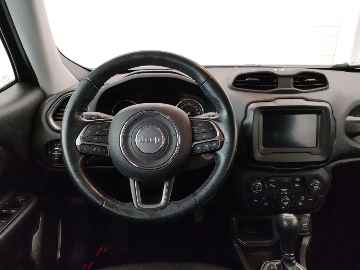 Jeep Renegade usata a Varese (12)