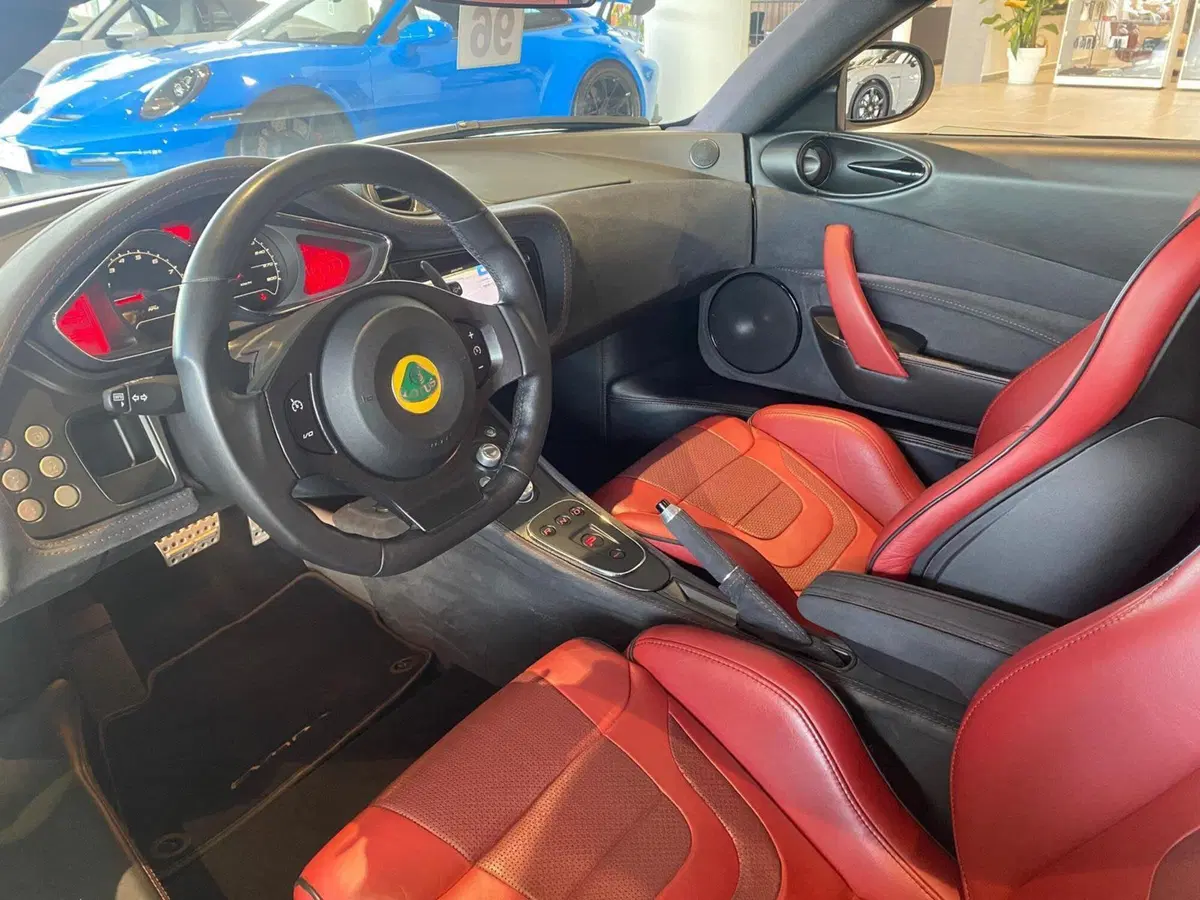 Lotus Evora usata a Firenze (10)