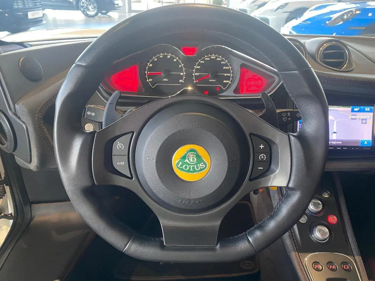 Lotus Evora usata a Firenze (12)