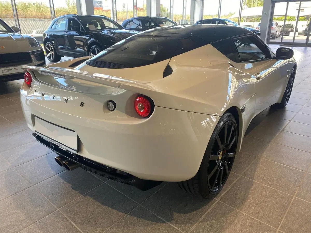 Lotus Evora usata a Firenze (13)