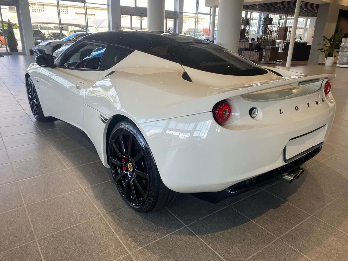 Lotus Evora usata a Firenze (7)