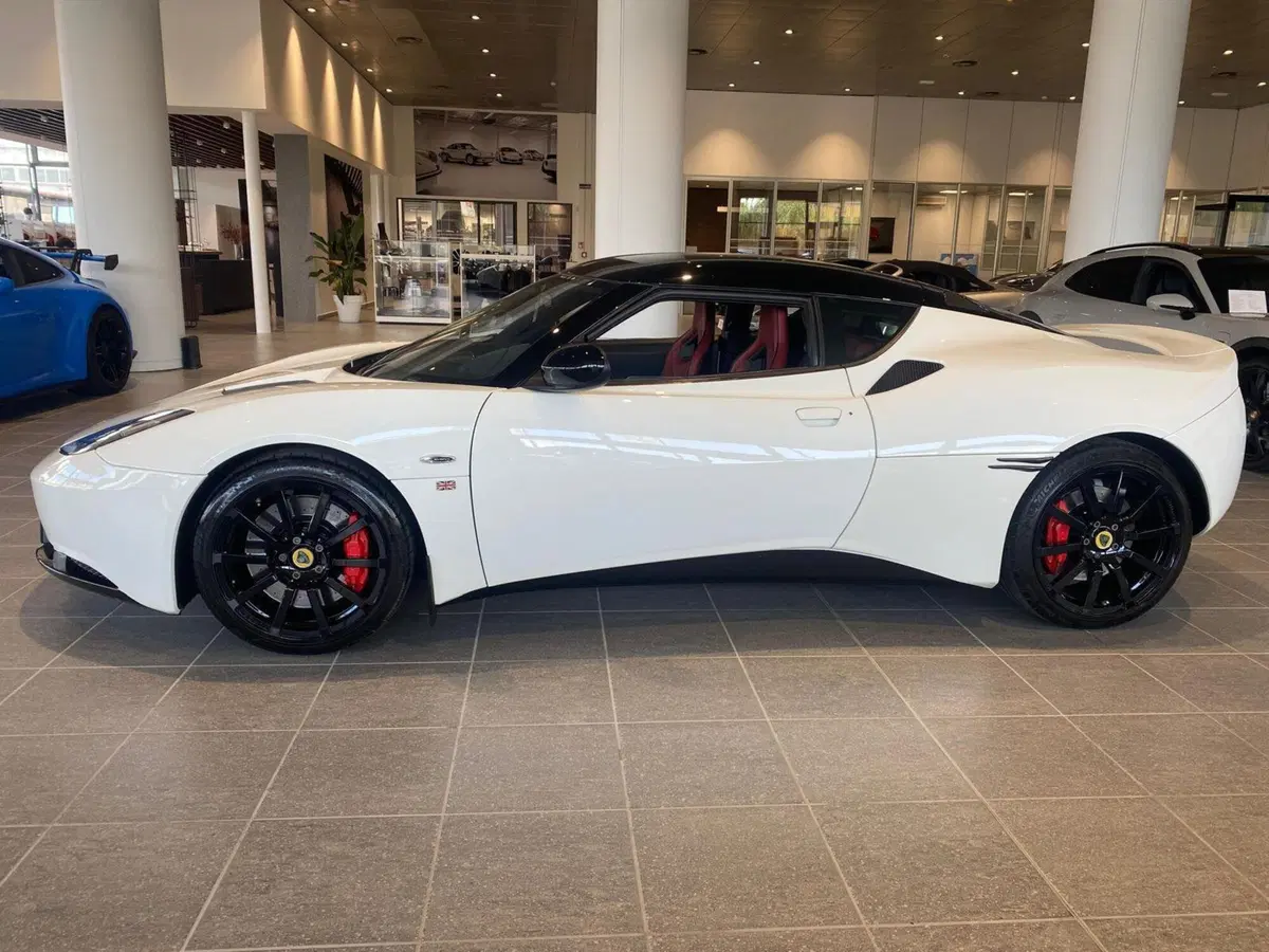 Lotus Evora usata a Firenze (8)