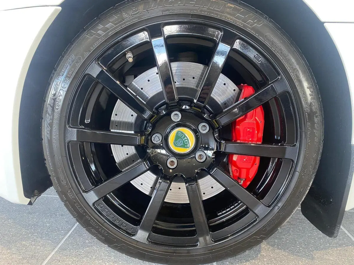 Lotus Evora usata a Firenze (9)