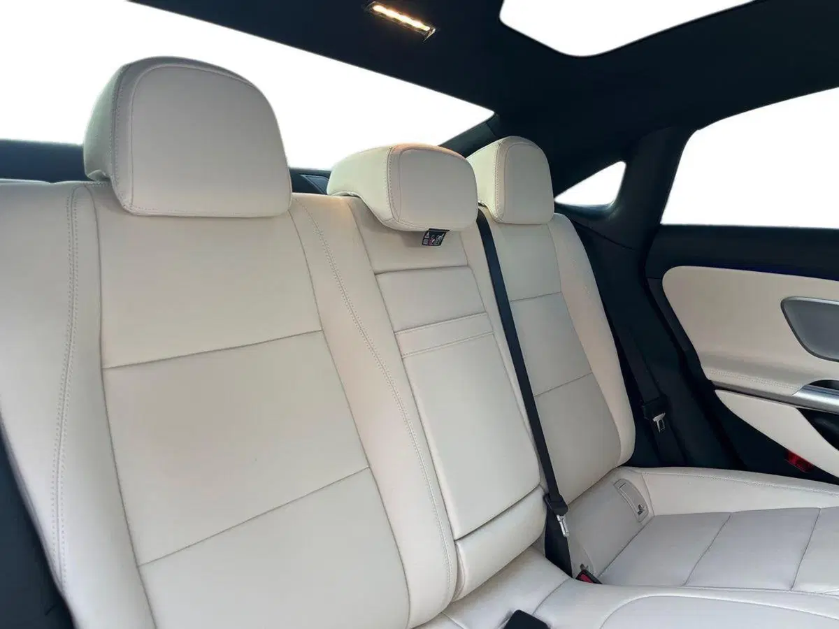 Mercedes-Benz CLA nuova a Napoli (14)