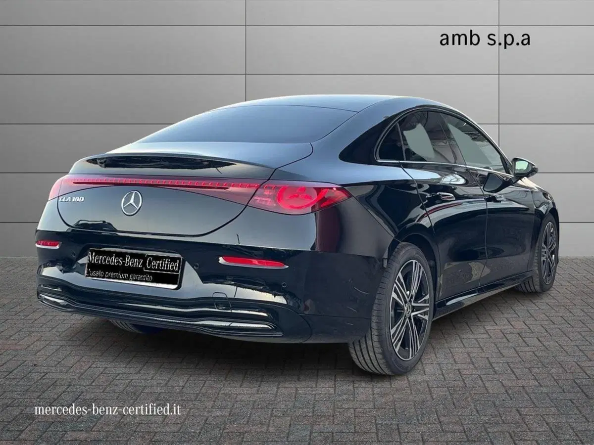 Mercedes-Benz CLA nuova a Napoli (2)