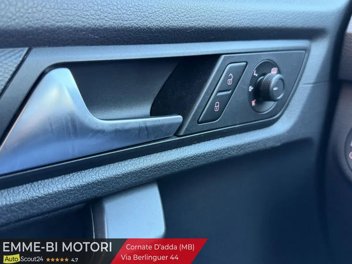 Volkswagen Caddy usata a Lecco (17)