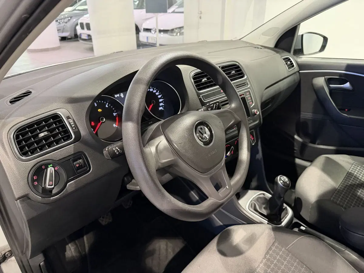 Volkswagen Polo usata a Genova (8)