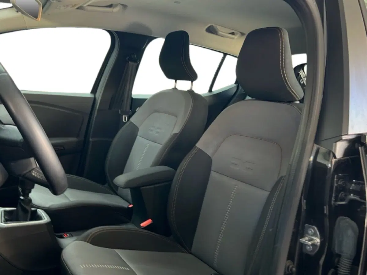 Dacia Sandero Stepway usata a Roma (12)
