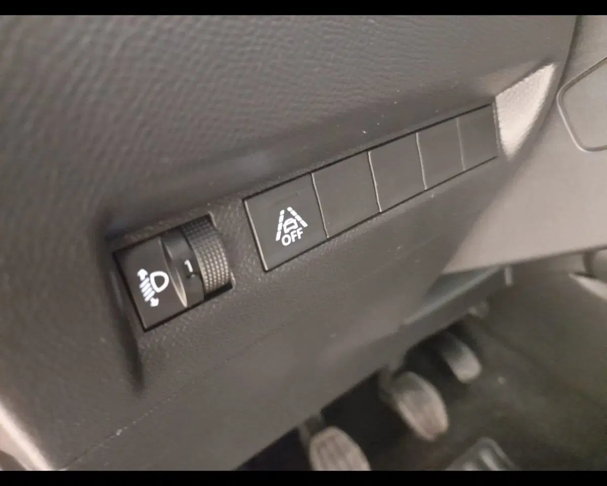 Peugeot 208 usata a Asti (18)