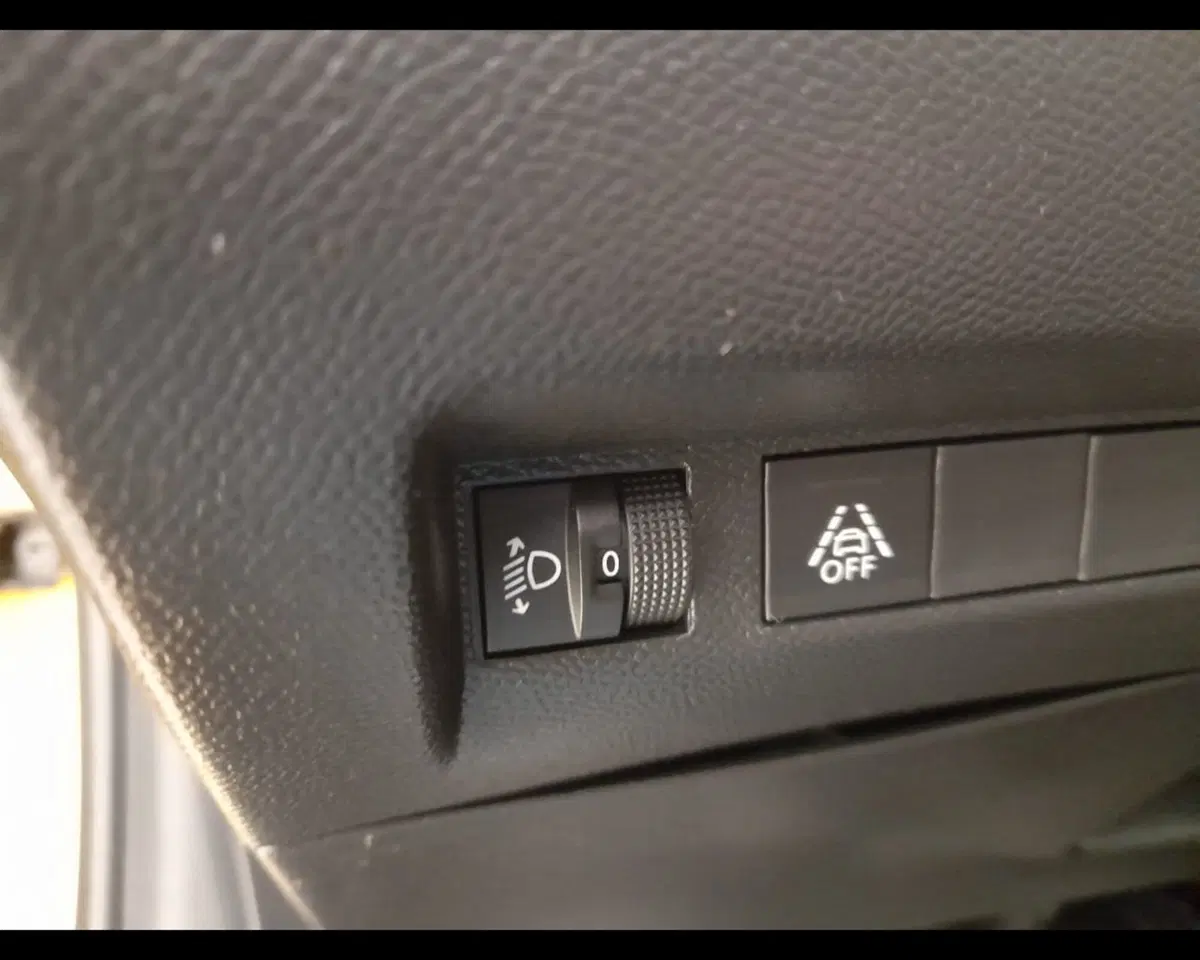 Peugeot 208 usata a Alessandria (19)