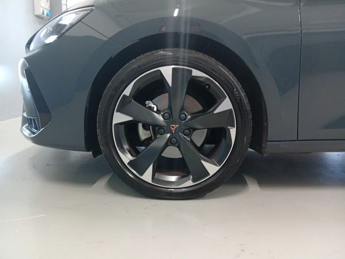 Cupra Leon usata a Varese (7)