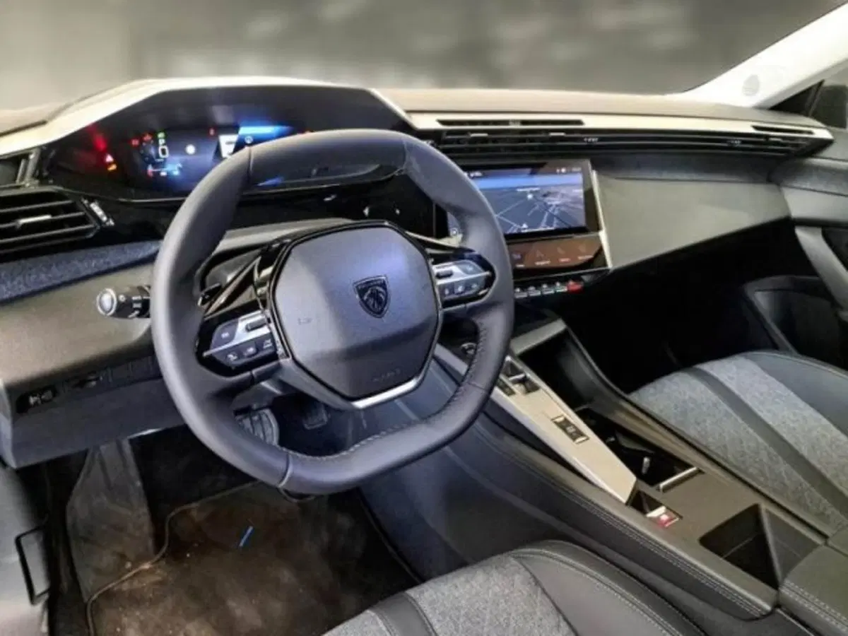 Peugeot 408 nuova a Catania (6)