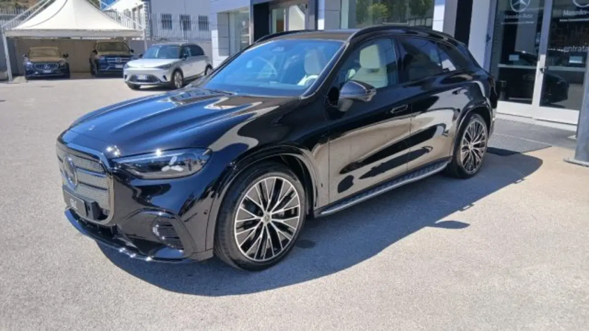 Mercedes-Benz GLC nuova a Potenza (3)