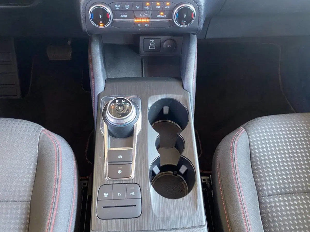Ford Kuga usata a Milano (15)