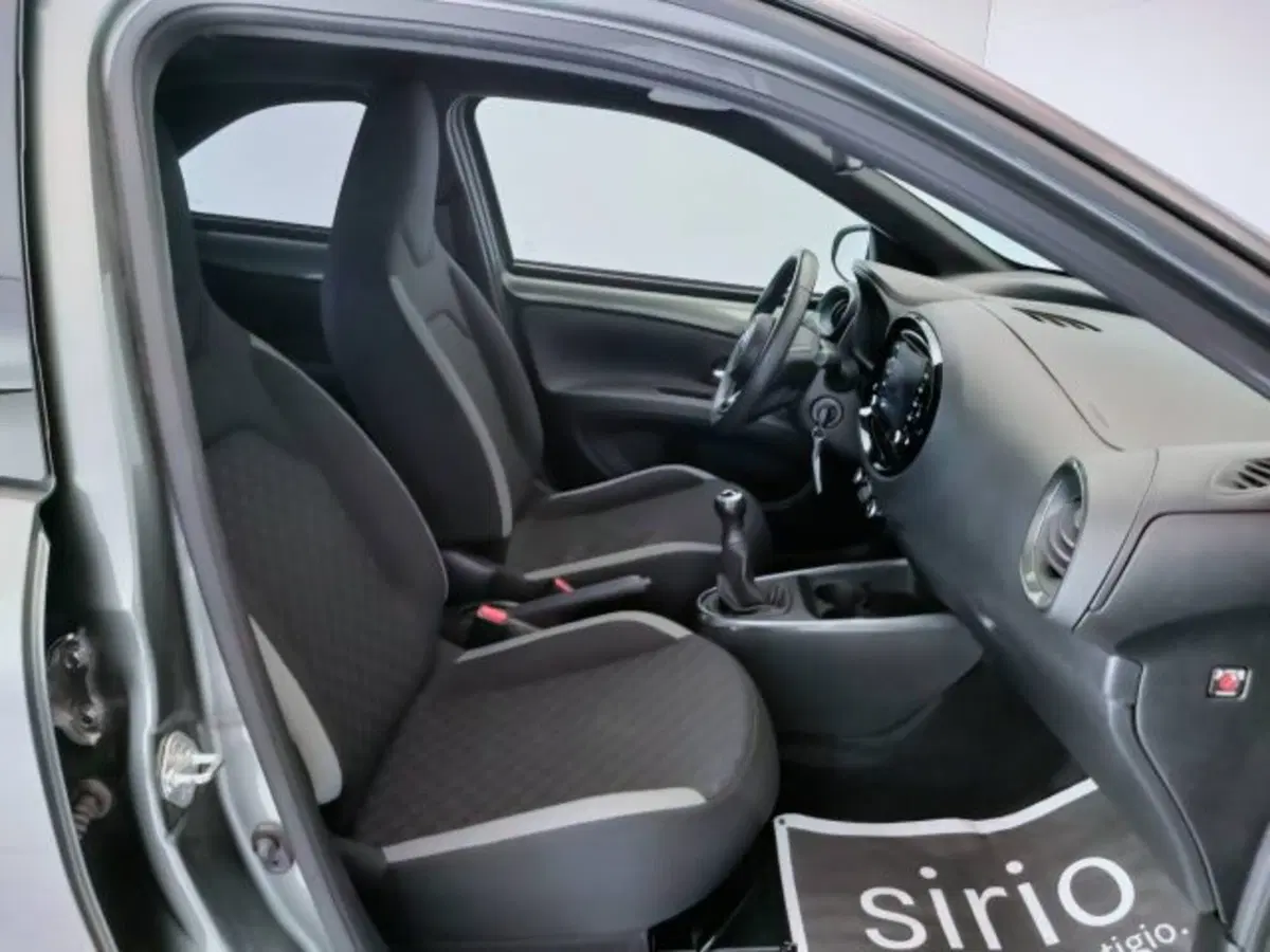 Toyota Aygo X usata a Teramo (13)