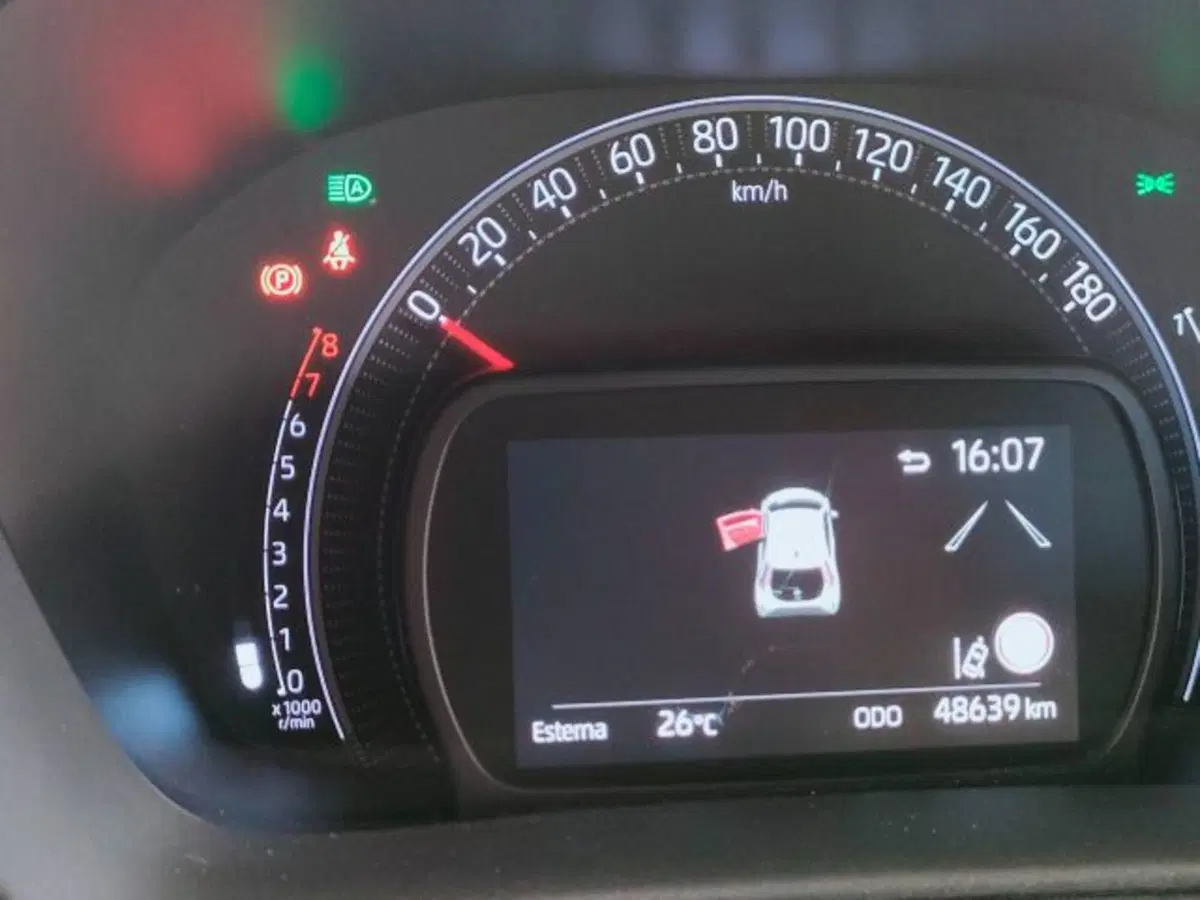 Toyota Aygo X usata a Teramo (17)