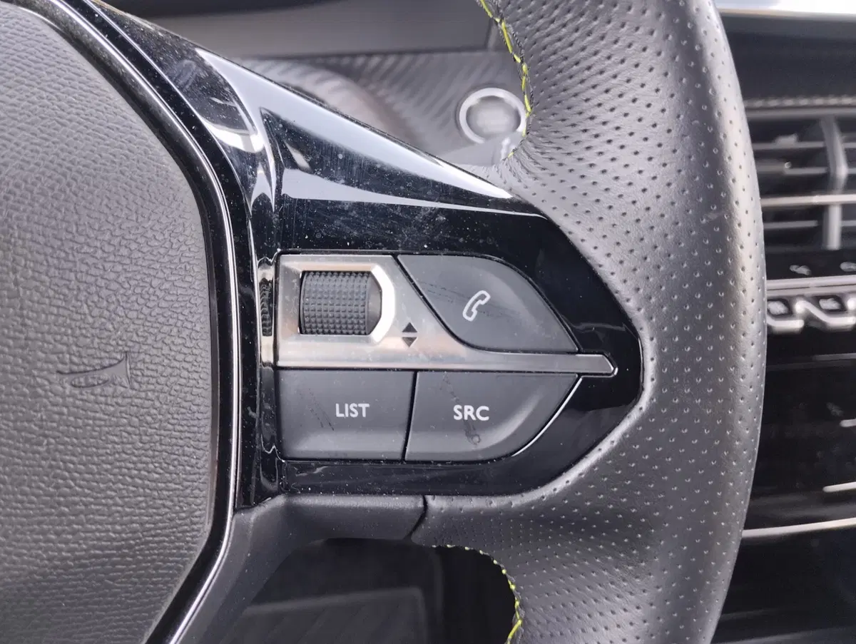 Peugeot 208 usata a Asti (12)