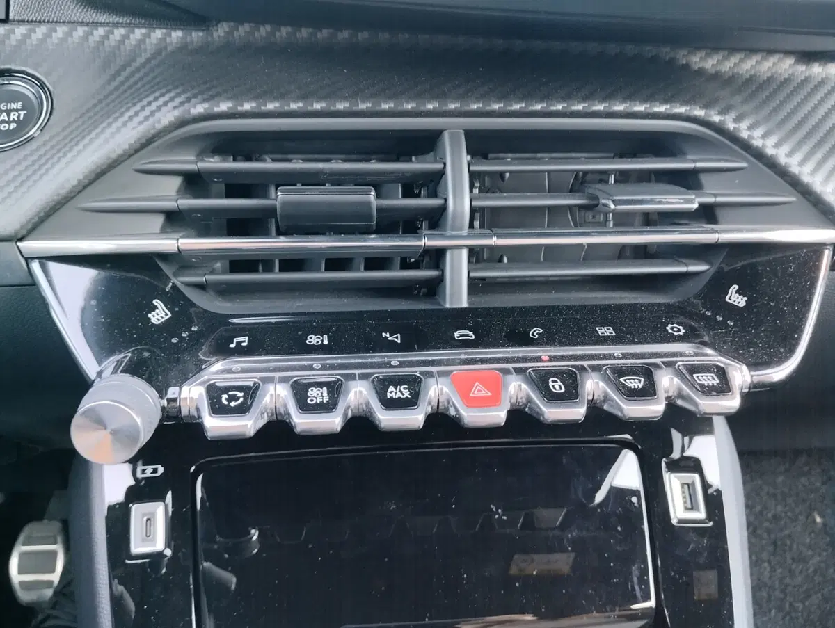Peugeot 208 usata a Asti (19)
