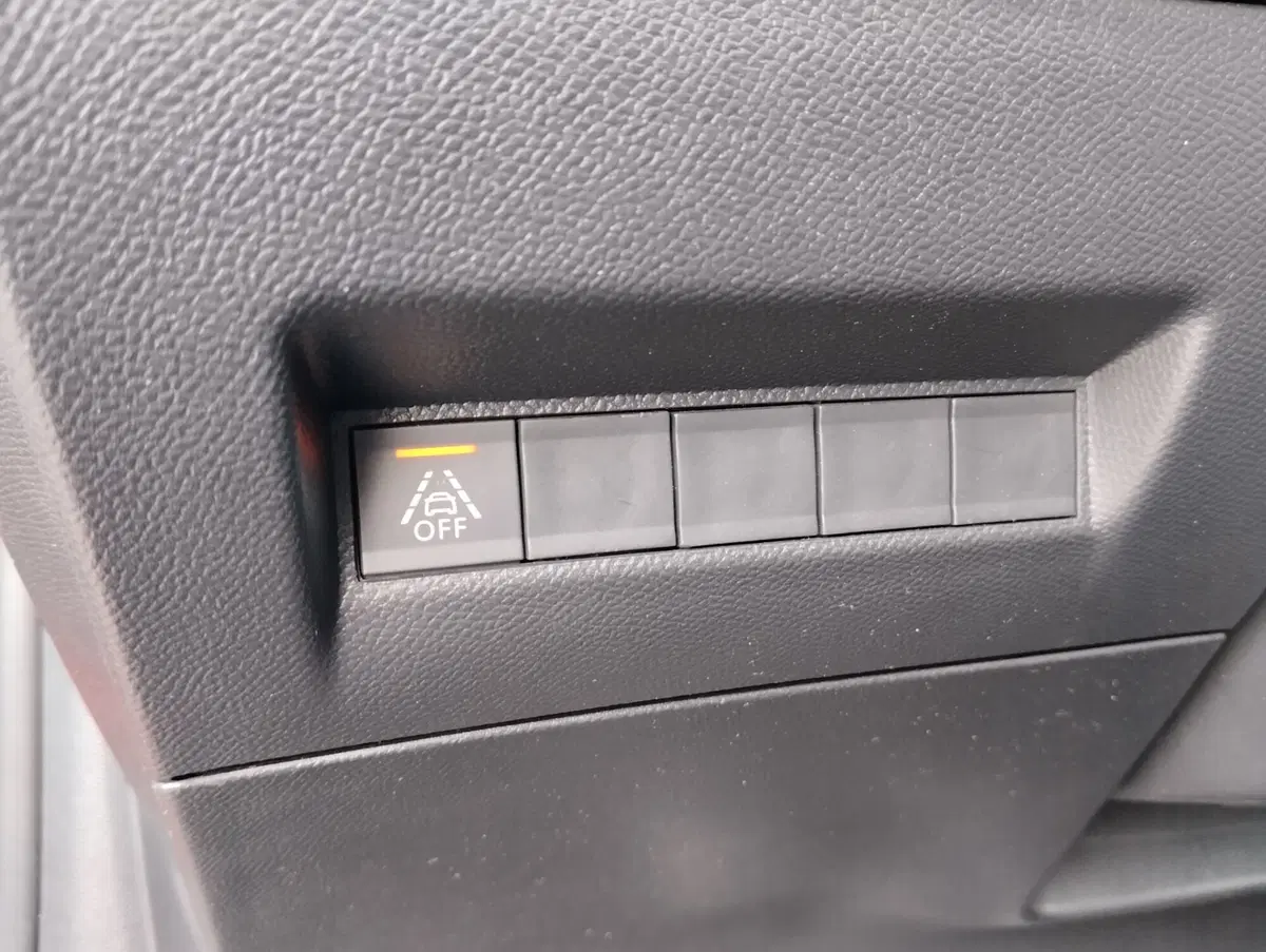 Peugeot 208 usata a Asti (8)