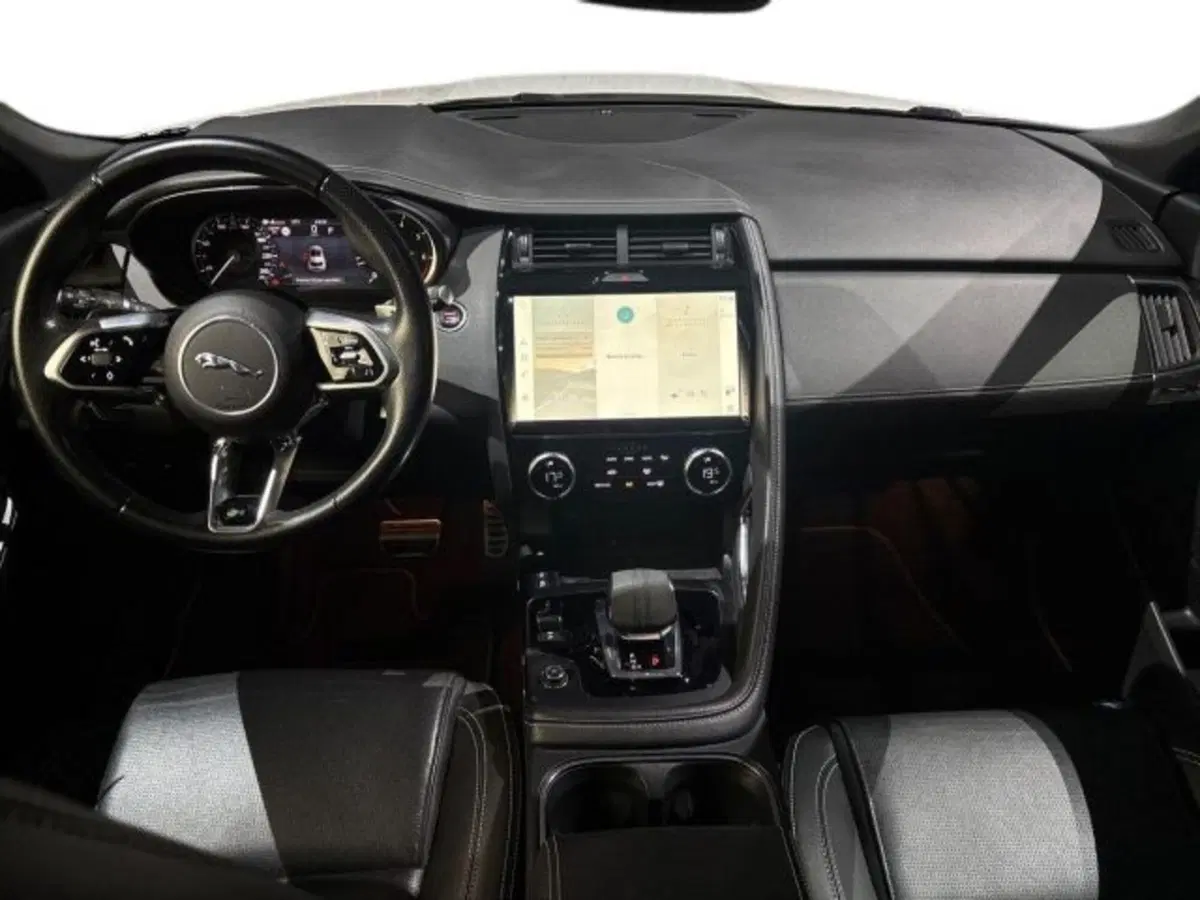 Jaguar E-Pace usata a Bologna (13)