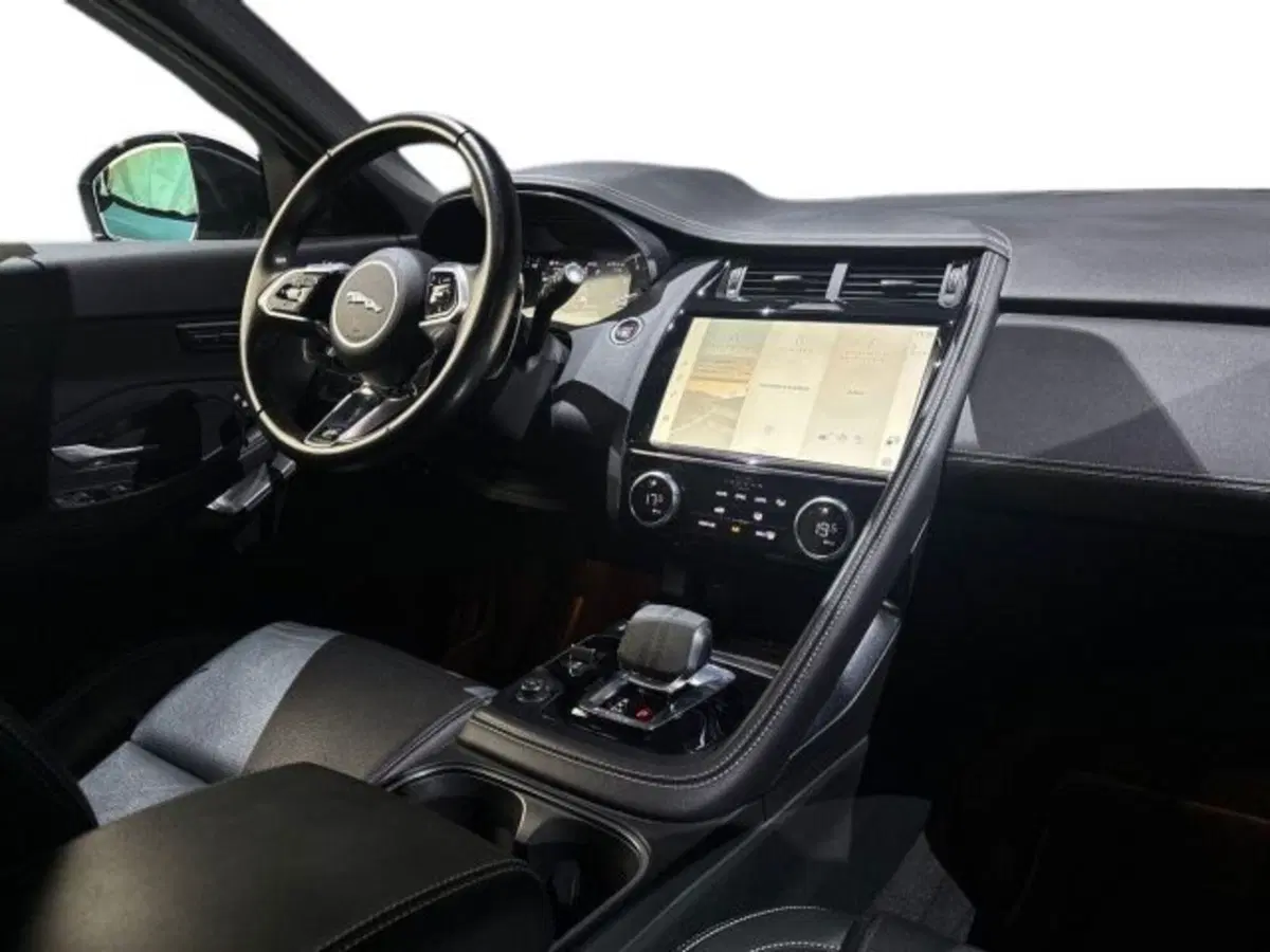 Jaguar E-Pace usata a Bologna (15)
