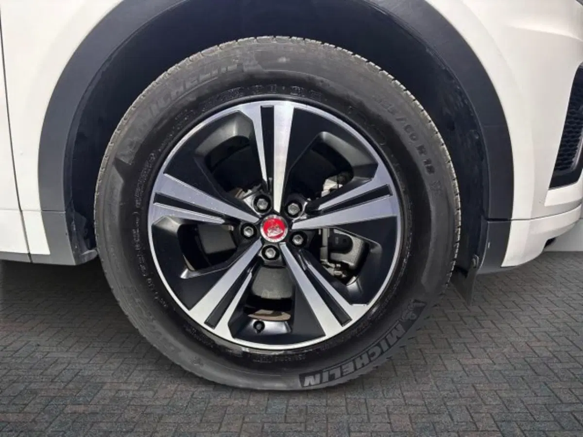 Jaguar E-Pace usata a Bologna (8)