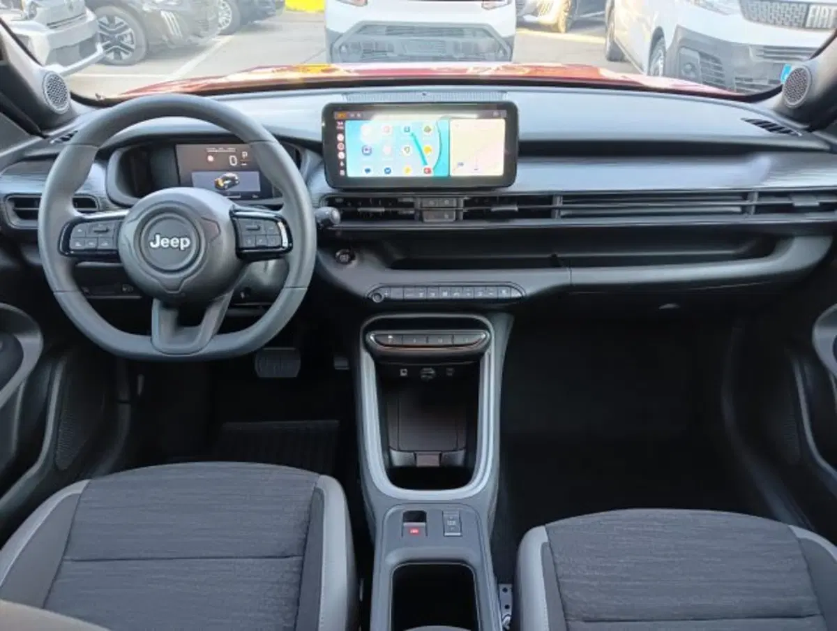 Jeep Avenger nuova a Brescia (12)