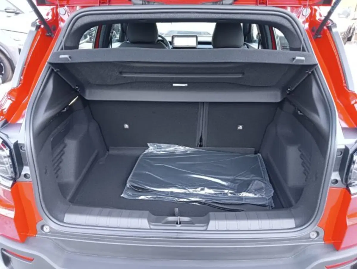 Jeep Avenger nuova a Brescia (15)
