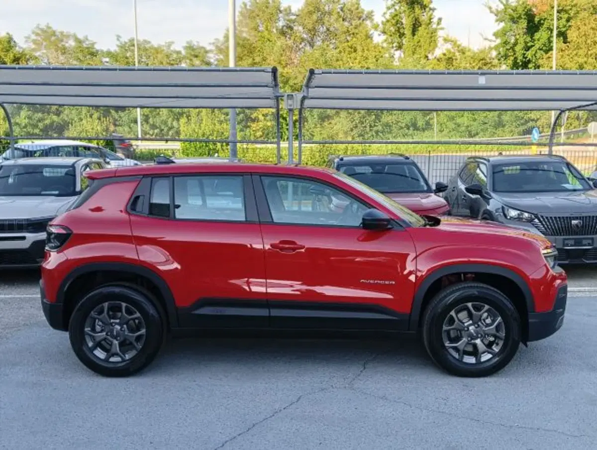 Jeep Avenger nuova a Brescia (4)