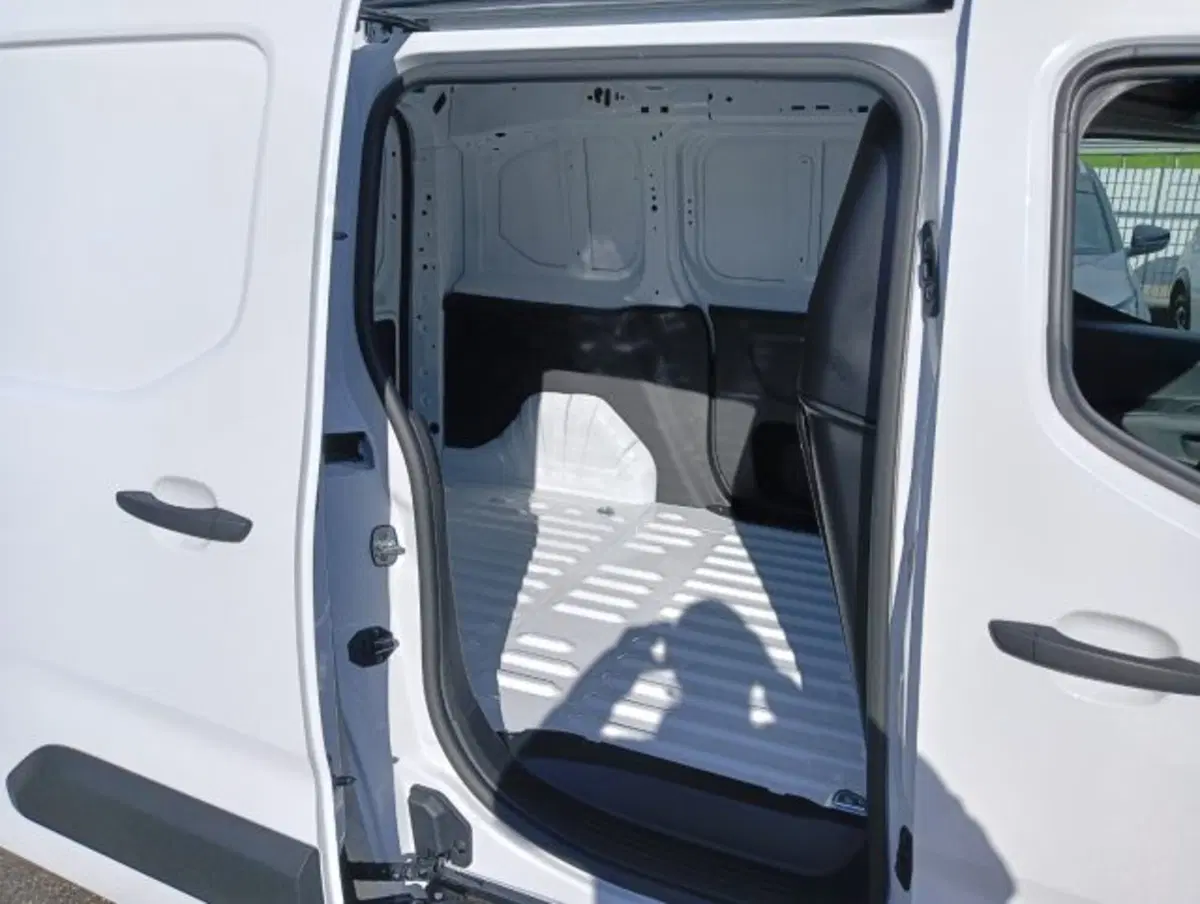 Peugeot Partner Furgone nuova a Brescia (19)