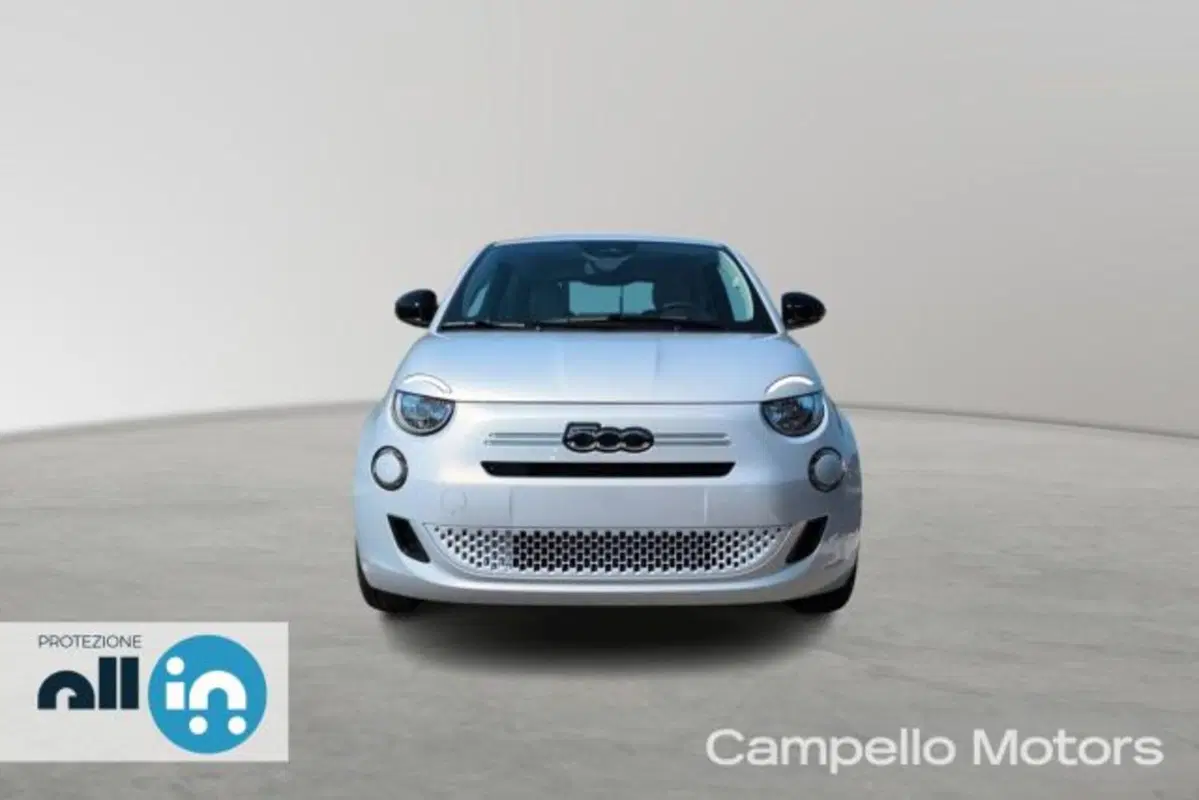 Fiat 500 nuova a Venezia (2)
