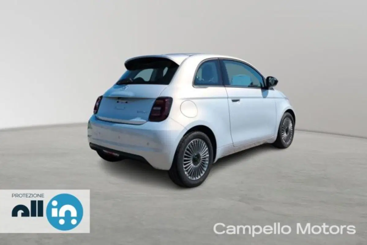 Fiat 500 nuova a Venezia (3)