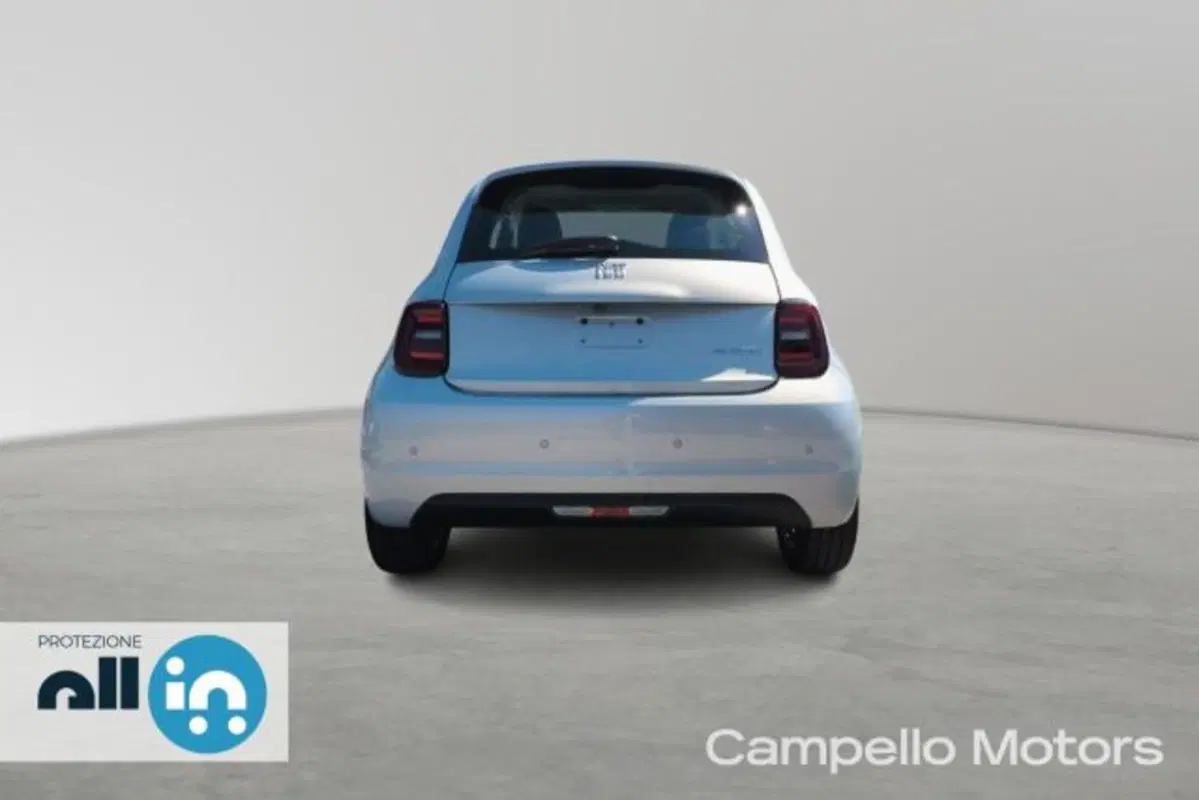Fiat 500 nuova a Venezia (4)