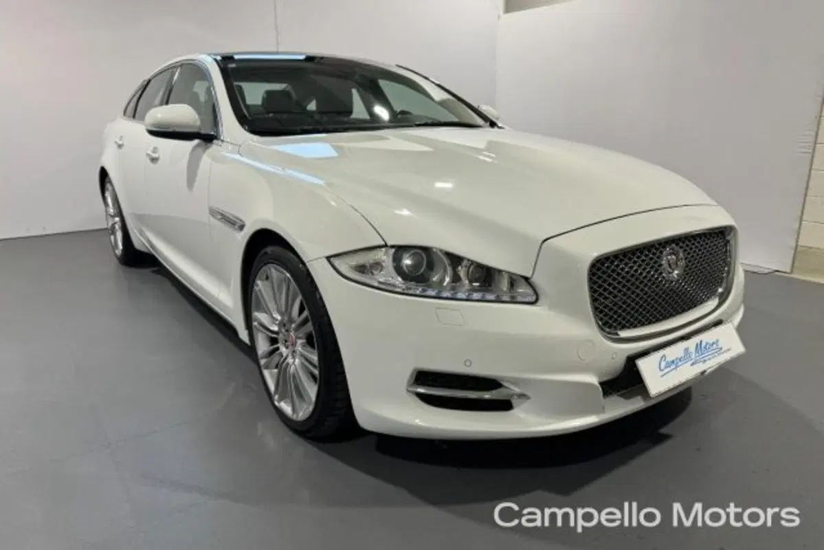 Jaguar XJ usata a Venezia